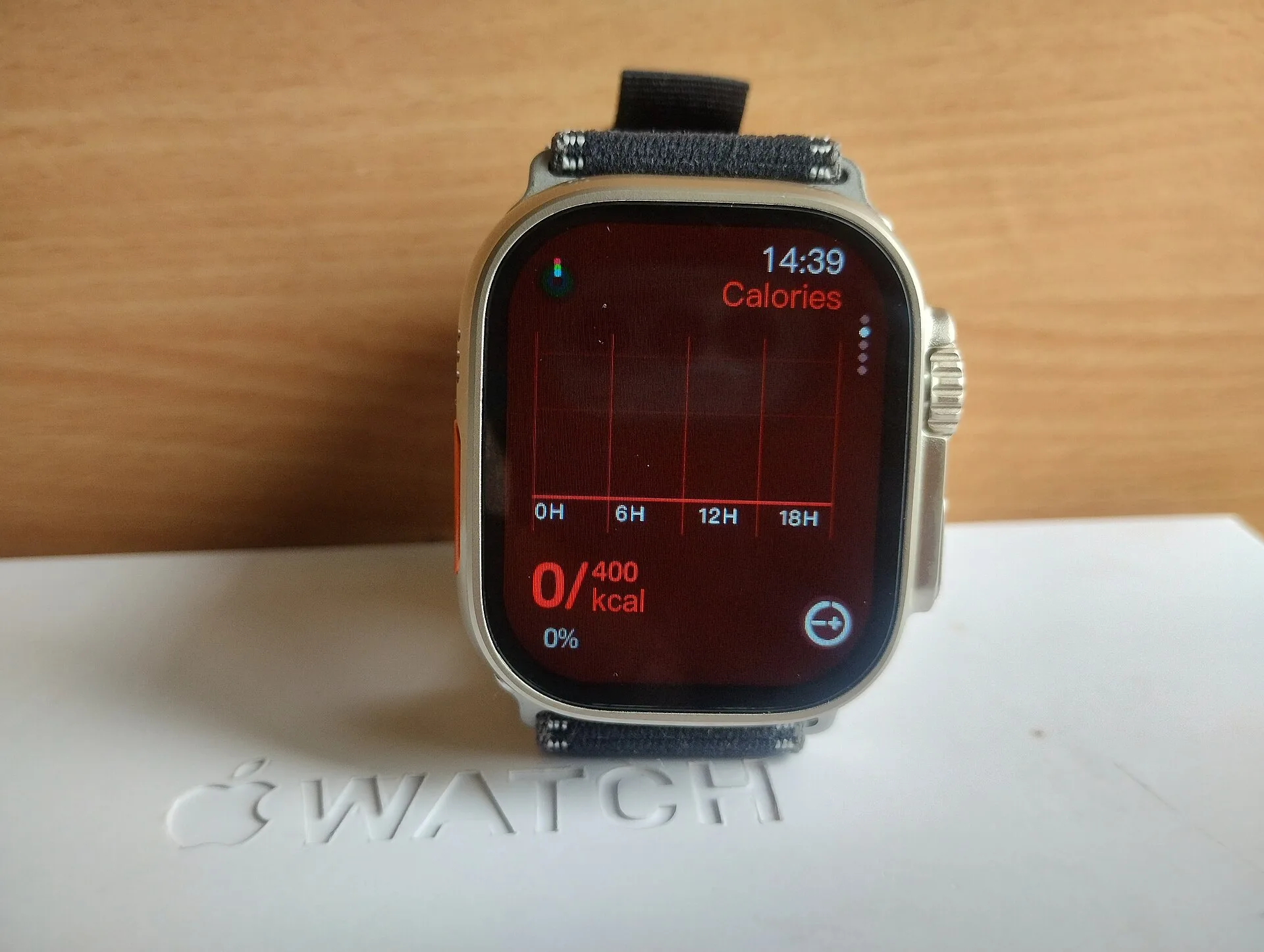 Apple Watch Ultra 3 ekranında günlük kalori ve aktivite grafiği