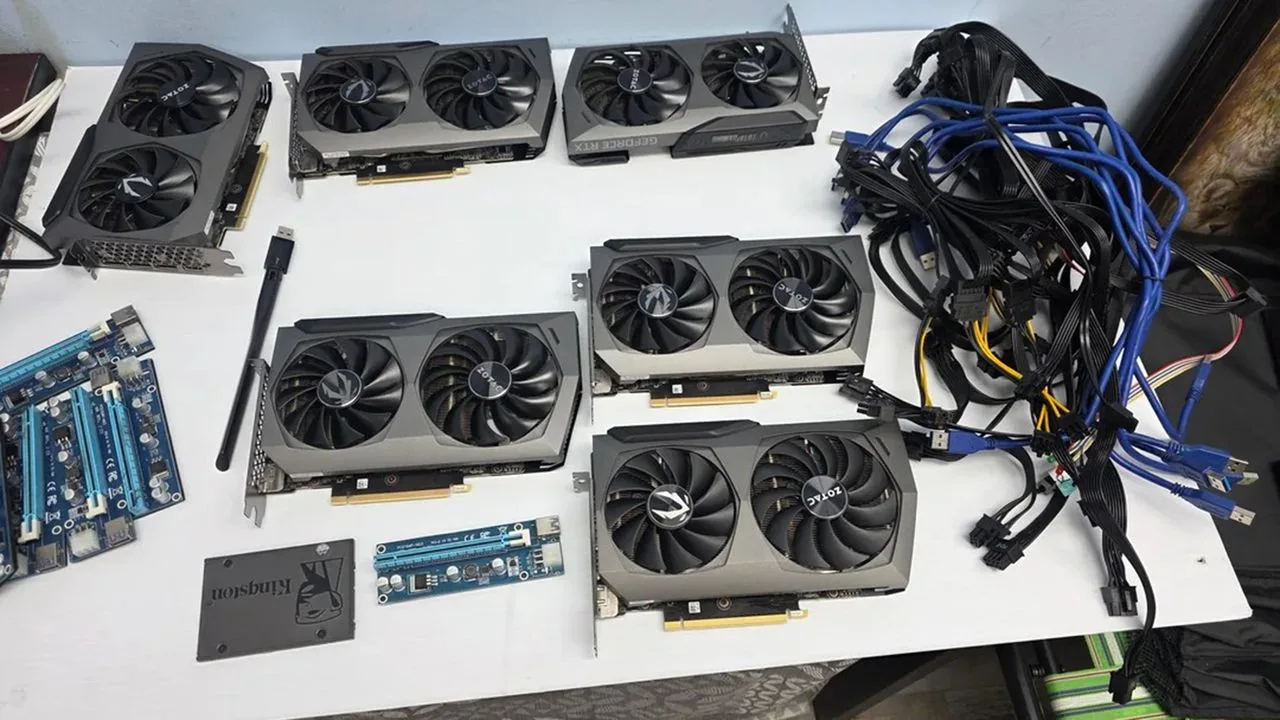 Bodrumda bulunan kripto madenciliği kökenli Zotac RTX 3070 ekran kartları