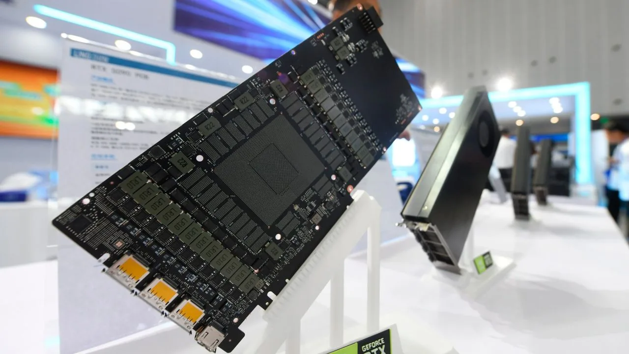 Alibaba'da satışa sunulan 96GB bellekli modifiye Nvidia RTX 5090 ekran kartı
