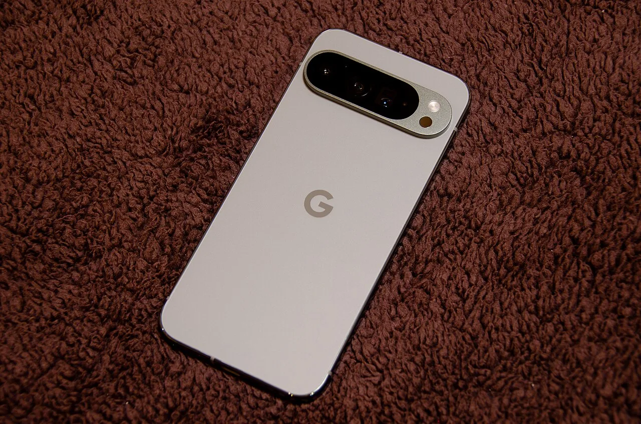 Google Pixel telefonun kamera modüllü arka yüzü