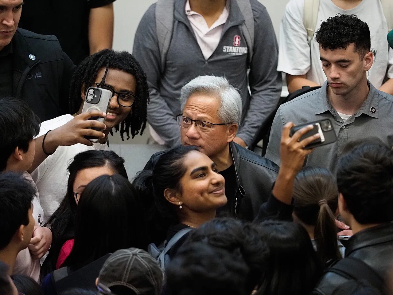 Nvidia CEO'su Jensen Huang, Stanford'da öğrencilerin arasında