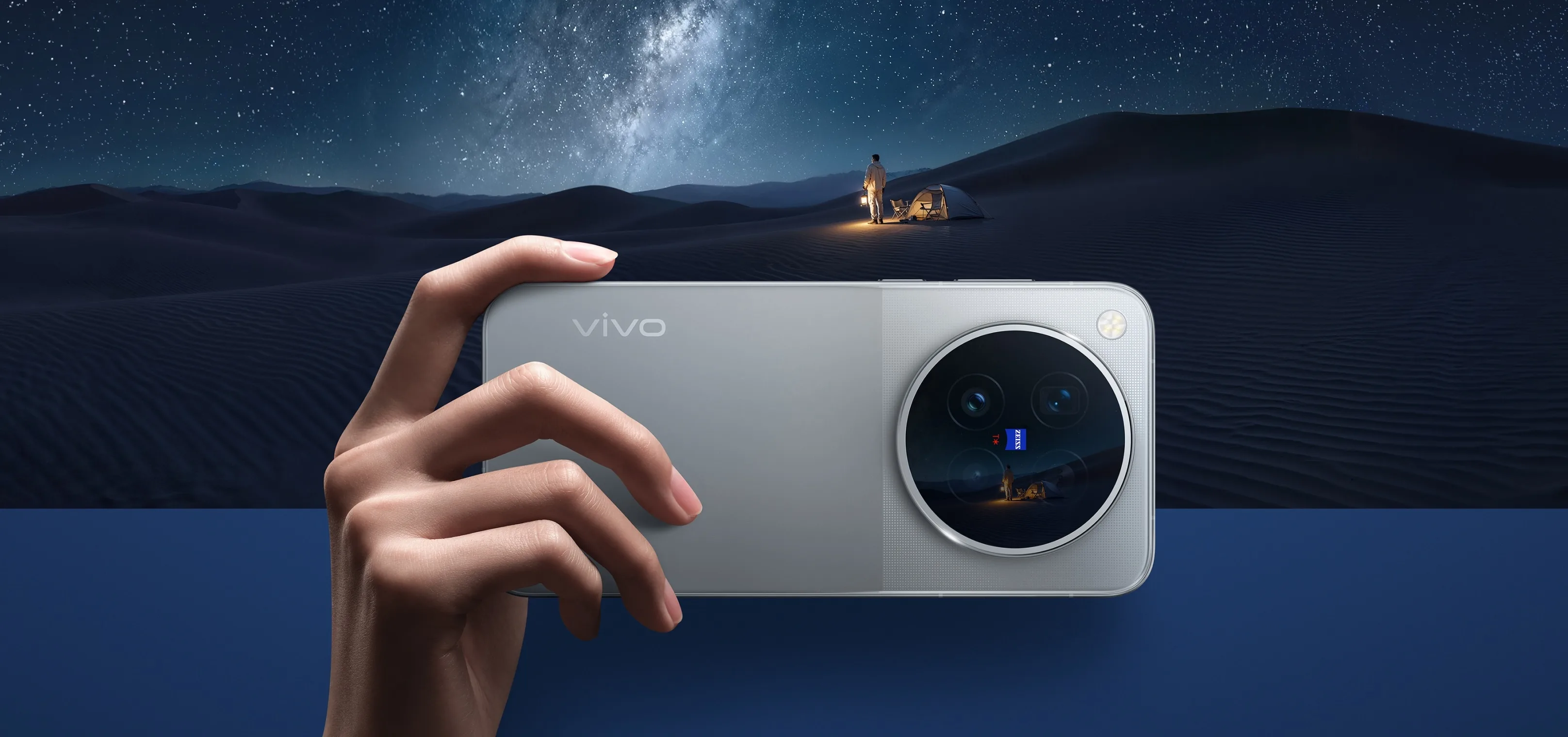 vivo X500 Pro Max elde tutulurken dairesel kamera modülünün yakın görünümü