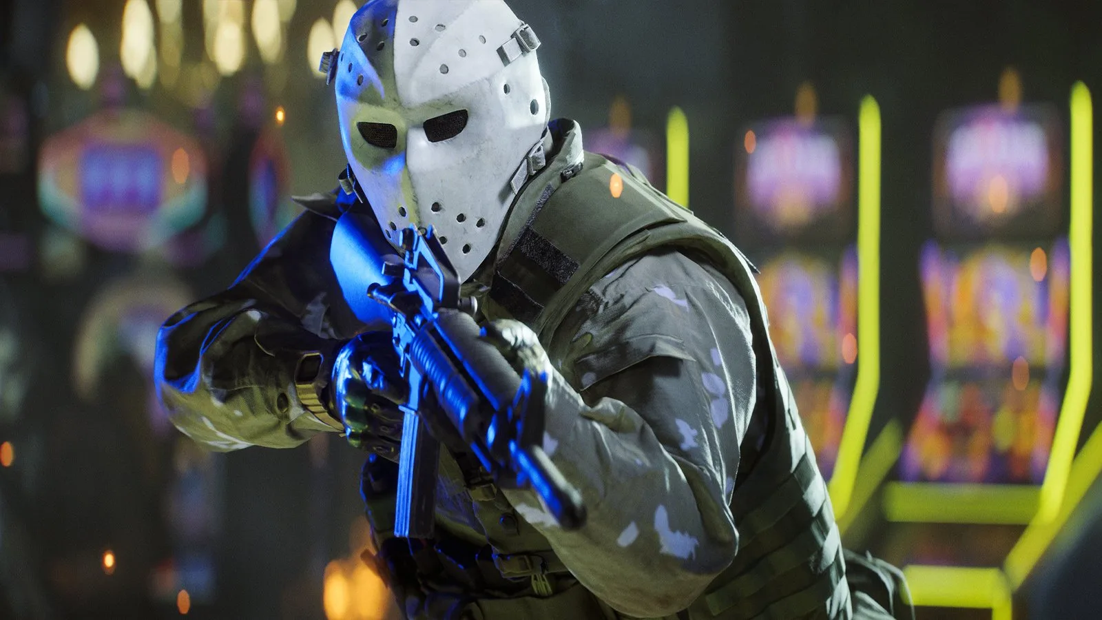 Battlefield 6 Casino Heist etkinliğinde maskeli asker kumarhane içinde silah doğrultuyor