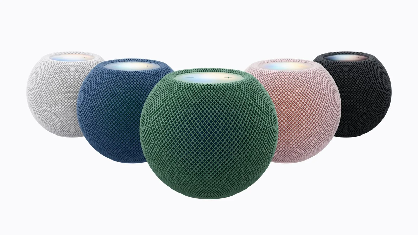 Beyaz, mavi, yeşil, pembe ve gece yarısı renklerinde beş HomePod mini 2, üst yüzeyleri ışıklı
