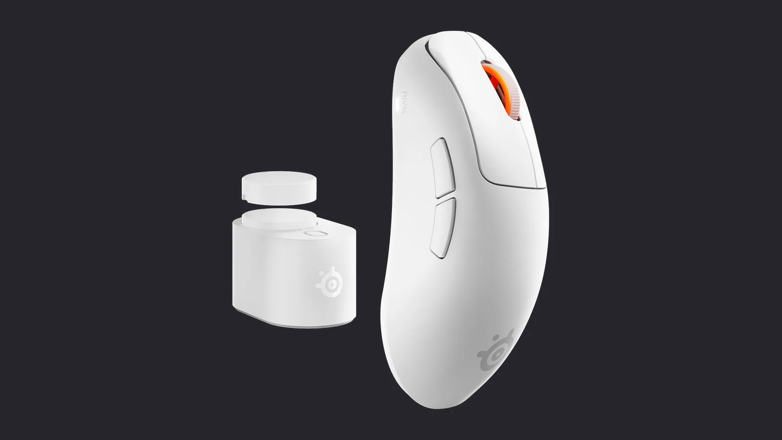 Beyaz SteelSeries Rival Pro ergonomik oyuncu faresi ve yedek batarya şarj istasyonunun resmî ürün görseli
