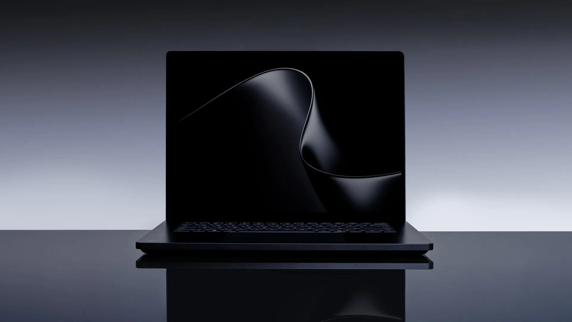Önden görünümle açık Surface Laptop Ultra; koyu renkli ekranda soyut kıvrımlı duvar kâğıdı