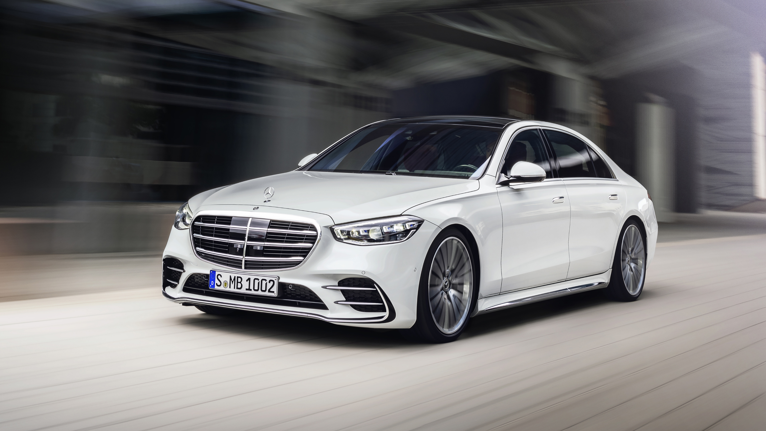 Mercedes S-Serisi 2025: Yenilikler ve Tasarım Özellikleri
