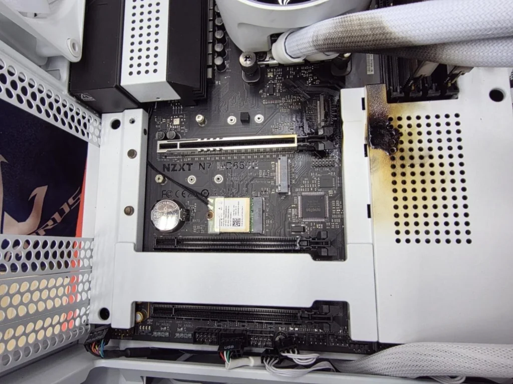 Zotac RTX 5090 Yandı
