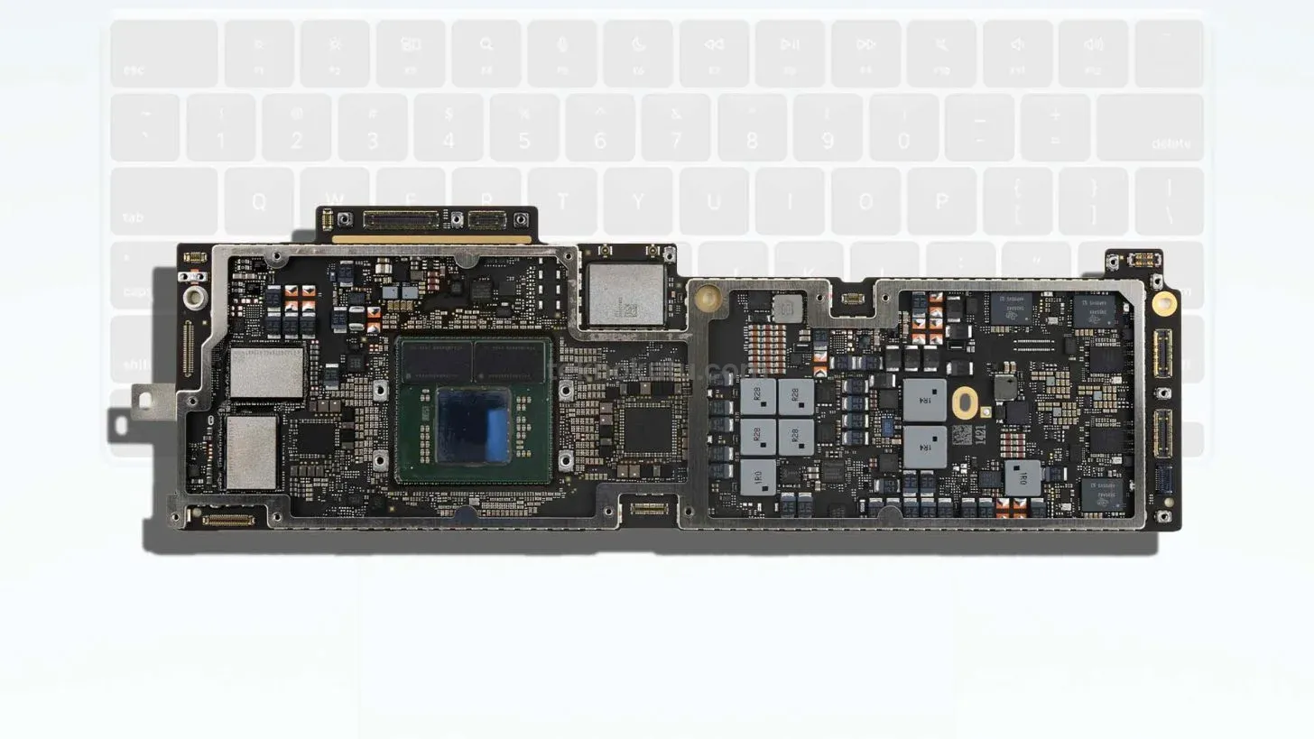 M5 MacBook Air Modelleri, Apple’ın Kendi Üretimi Kablosuz Çip ile Gelecek