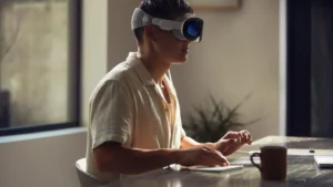 Apple Vision Pro’nun Yüksek Fiyatı Satışları Olumsuz Etkiliyor