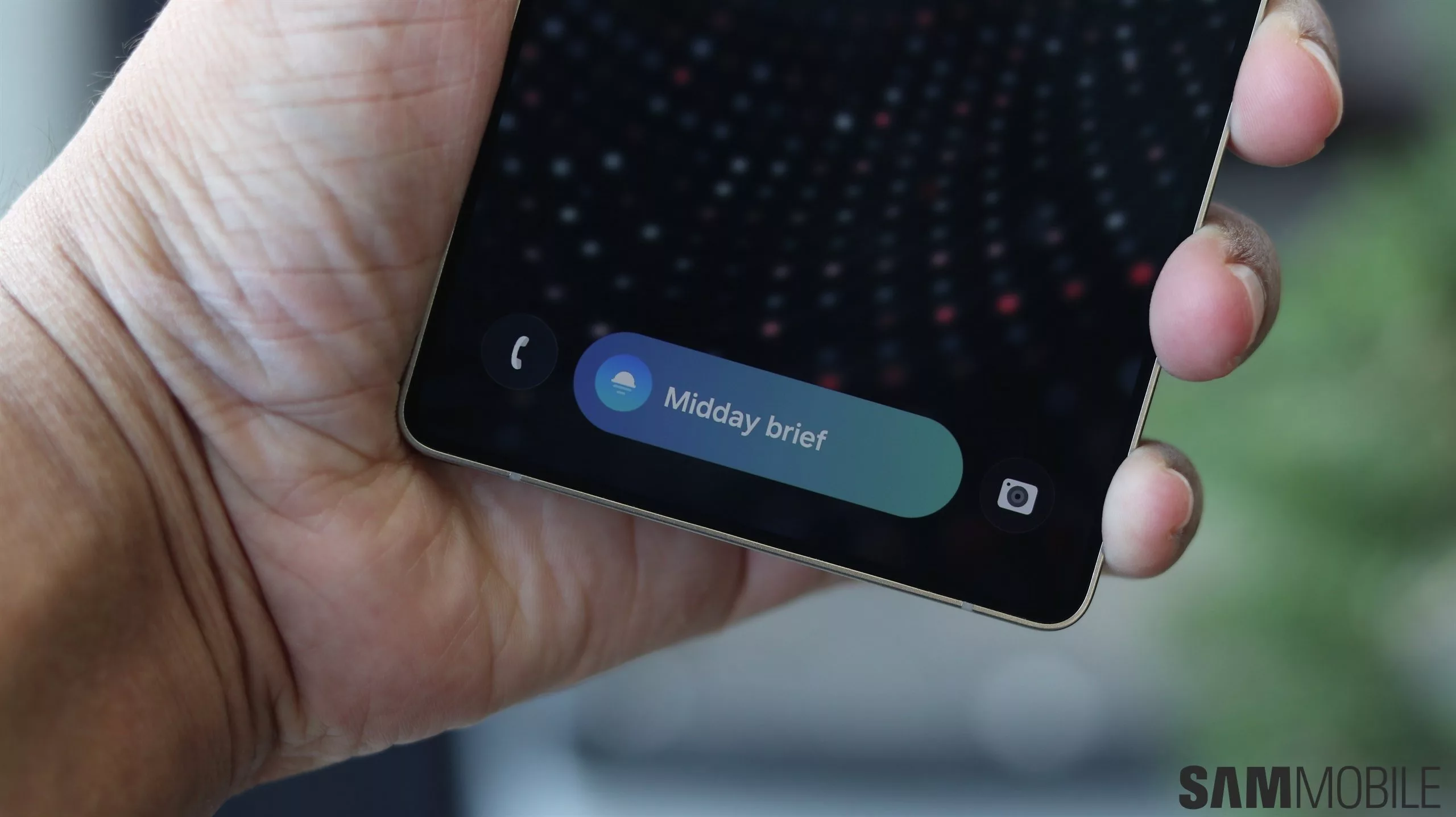 A modern aesthetic representation of Samsung's Now Bar and One UI 8 features highlighting technology and innovation.