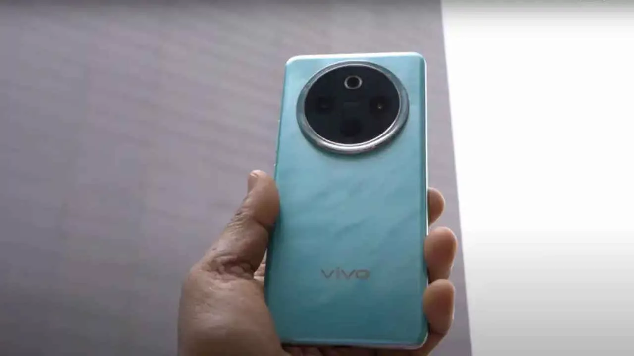 Modern digital artwork of Vivo T4 Ultra smartphone showcasing its sleek design and innovative features.