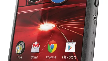 Motorola Razr ile 2025’in En İyi Katlanabilir Telefonu