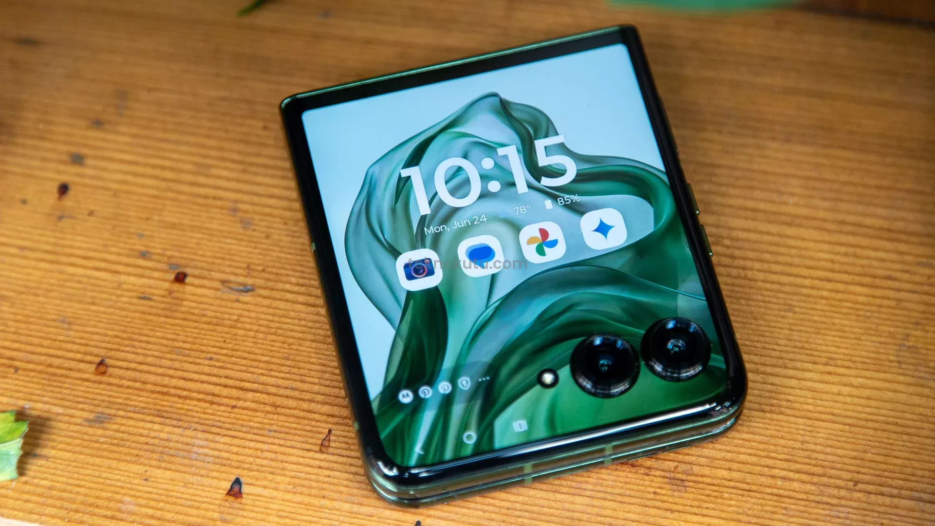 Motorola Razr 2025: Uygun Fiyatlı Katlanabilir Telefon