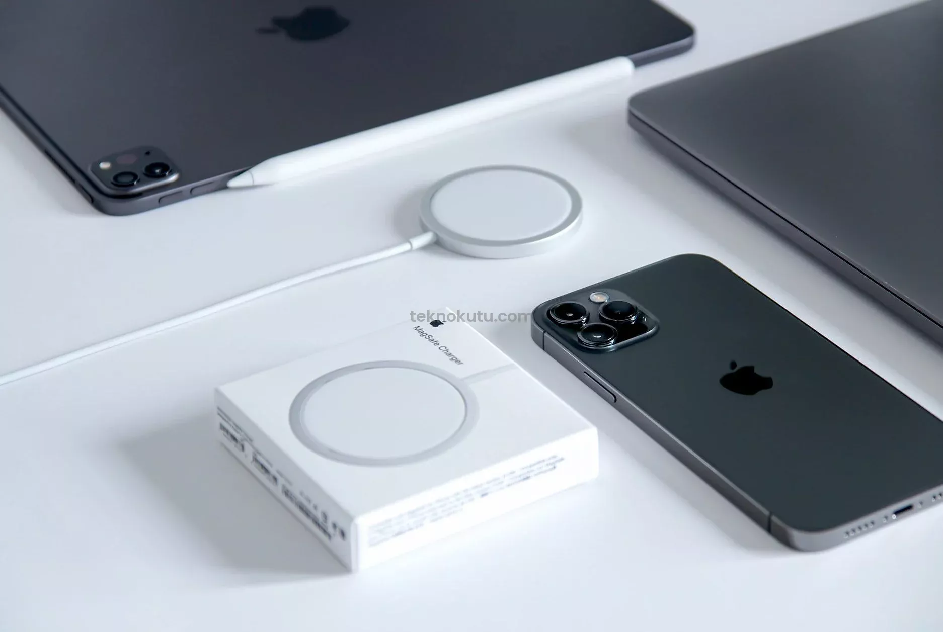 iPhone 17 MagSafe: Qi 2.2 ile 50W Kablosuz Şarj