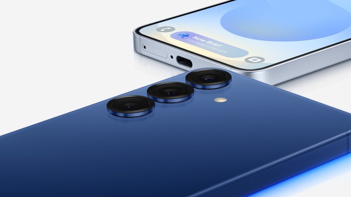 Promotional image illustrating the unique accessibility features of the Galaxy S25 smartphone.