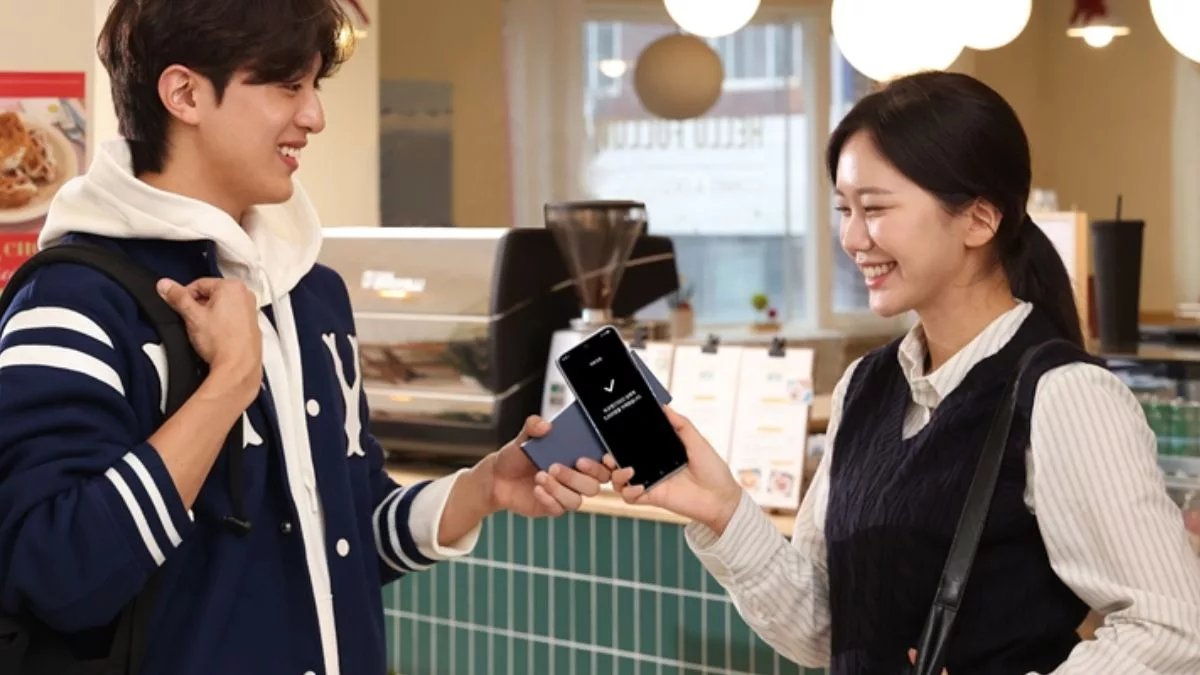 A modern visual representation of Samsung's Tap to Transfer feature for quick money sending, showcasing smartphones and digital transaction elements.